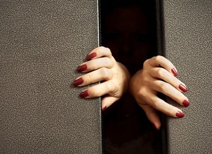 Рецидивист грабил и насиловал женщин в лифтах: приговор вынесен