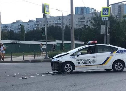 Полицейский Prius попал в ДТП на Салтовке (ФОТО, Обновлено)