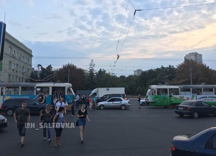 ДТП: Lanos и Lexus Московский проспект не поделили и трамваи остановили (ФОТО, Обновлено)