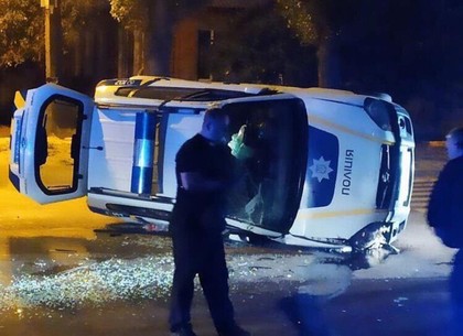 Полицейский Hyundai попал в ДТП и перевернулся (Обновлено, ФОТО)
