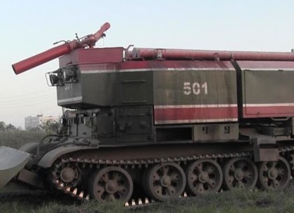 Горение торфяников под Чугуевом: для тушения вызвали пожарный танк