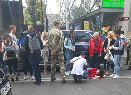 В центре Харькова сбили девушку-пешехода (ФОТО, ВИДЕО, Обновлено)