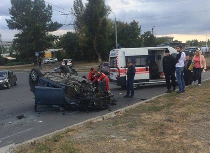 ДТП: на улице Барабашова - авария с перевертышем (ФОТО, ВИДЕО, Обновлено)