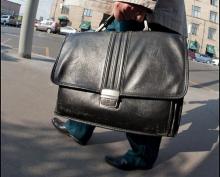 В Харькове злостный неплательщик под давлением фискалов вернул государству миллионный долг