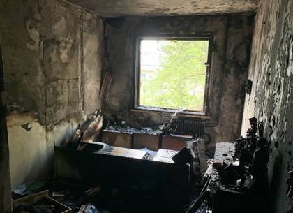 Харьковский спасатель в свободное от работы время вывел людей из горящей квартиры