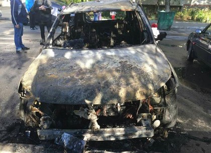 На Алексеевке сгорел Volkswagen (ФОТО)
