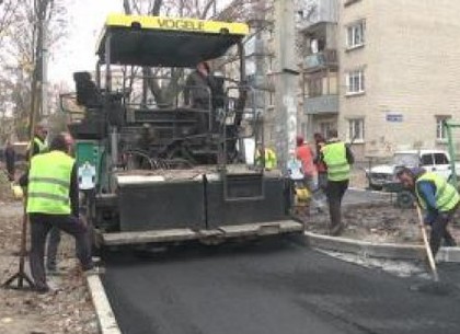 В районе Одесской ремонтируют внутриквартальные дороги