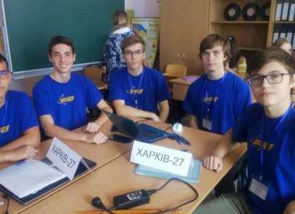 Харьковские школьники стали абсолютными победителями всеукраинского математического турнира