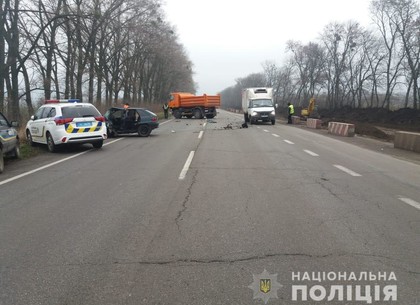 ДТП: грузовик столкнулся с Opel, водитель - в больнице (ФОТО)