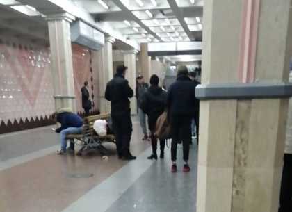 В харьковском метрополитене умер мужчина