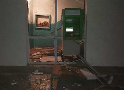 Взрыв банкомата под Харьковом: преступники унесли больше двух миллионов (ВИДЕО, ФОТО)