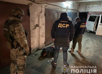 Харьковские полицейские разоблачили международную банду вооруженных оборотней (ФОТО)