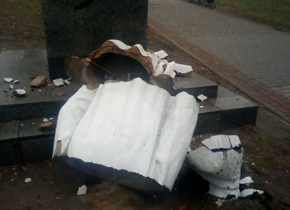 На Баварии разбили памятник Горькому (ФОТО)