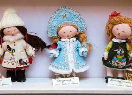 Харьковчан приглашают в галерею «Бузок» на выставку кукол