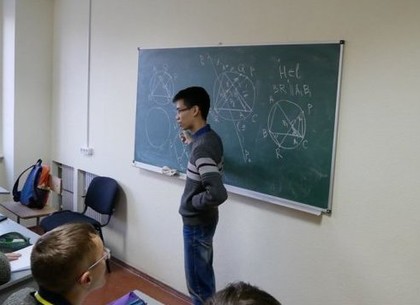 На каникулах школьники со всей Украины съехались в Зимнюю математическую школу в Харькове (ФОТО)