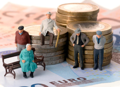 В Украине утвердили обновленный показатель средней зарплаты для расчета пенсий