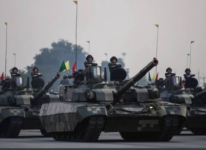 Харьковские танки стали «изюминкой» на параде по принятию вооруженными силами Таиланда присяги на верность королю