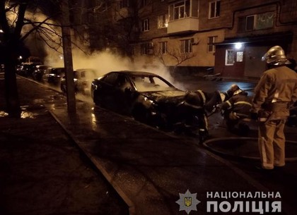 Ночью в Харькове жгли машины и обливали кислотой (ФОТО)