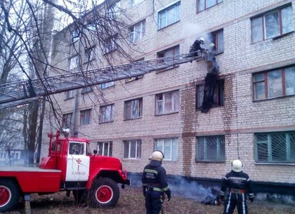 Пожар в студгородке на Алексеевке: эвакуировали 52 человека (ФОТО)
