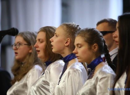 В Харькове юные слабовидящие музыканты  с аншлагом выступили в сопровождении симфонического оркестра (ФОТО)
