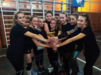 Салтовские школьницы определялись с лучшей волейбольной командой