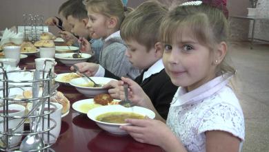 Харьков продолжает обеспечивать школьников бесплатным питанием