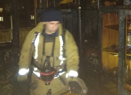 Воскресным вечером жильцы харьковской девятиэтажки спасались от пожара (ФОТО)