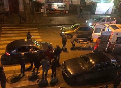 В центре Харькова такси сбило пешехода