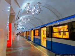 В Харьковском метро остановлено движение - буйный пассажир (Обновлено)