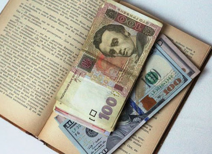 Доллар, евро и рубль лихорадит: чего ждать по курсу