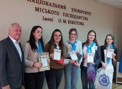 Школярі Шевченківського району перемогли у міському конкурсі