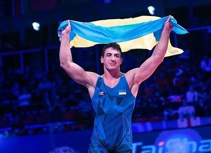 Харьковский борец Семен Новиков - лучший спортсмен февраля в Украине