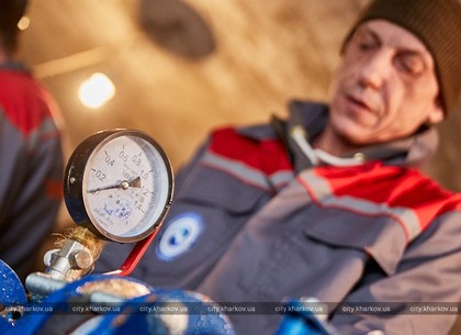 У житлових будинках Харкова продовжують встановлювати прилади обліку холодної води (ФОТО)