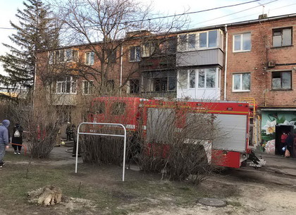 Женщина погибла, у мужчины ожоги: в Харькове сгорела квартира (ФОТО)