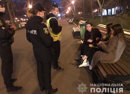 Как полиция патрулирует улицы Харькова во время карантина (ФОТО, ВИДЕО)
