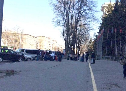 Часть иностранных студентов Харьковского медуниверситета выехали домой
