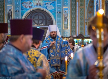 Православные священники без прихожан всенощной встретили большой религиозный праздник (ФОТО)