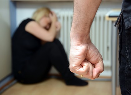 Домашнее насилие: где жертва может получить помощь