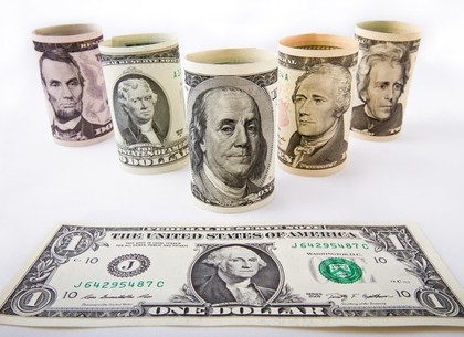 Доллар в четверг: почему курс упадет