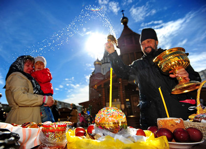 Пасха на карантине: как будут святить куличи и проводить службы в Харькове