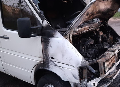 На Салтовке обнаружена локальная точка сгоревших автомобилей (ФОТО)