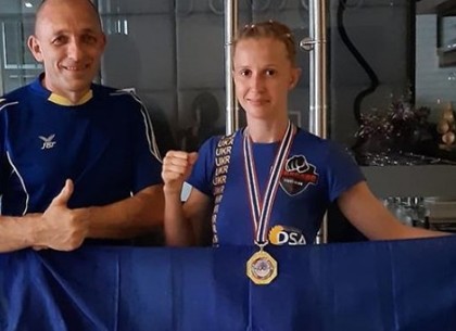 Чемпионка мира по тайскому боксу не может вернуться в Харьков из-за карантина