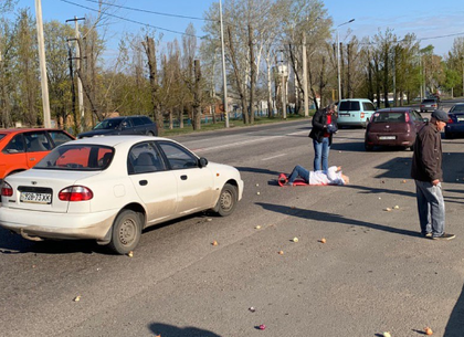 Возле остановки общественного транспорта на проспекте Гагарина сбили женщину (ФОТО)