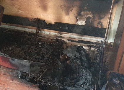 Сгорел в собственной постели: в доме под Харьковом найдено тело мужчины (ФОТО)