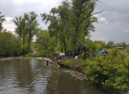 Спасатели очистили реку Уды от мусора (ФОТО)