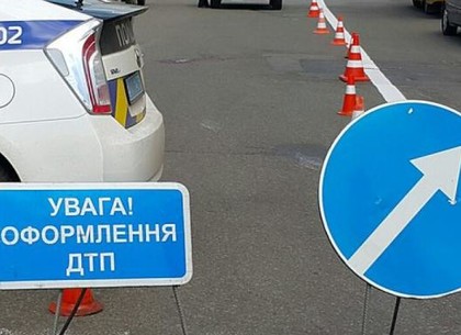 Зеленский подписал закон об отмене штрафных баллов за нарушение ПДД