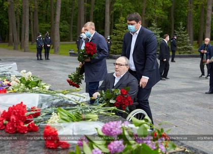 На Меморіалі Слави вшанували пам'ять загиблих у Другій світовій війні (ФОТО)