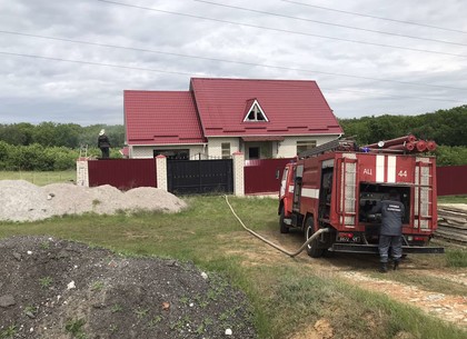 Спасатели оперативно погасили пожар в недостроенном коттедже (ФОТО)