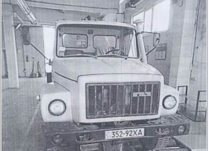 В пригороде Харькова автоворы угнали грузовик у местных коммунальщиков