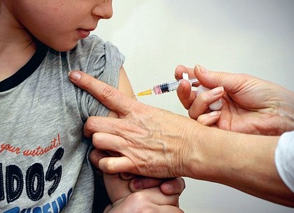 Глава СНБО Алексей Данилов заявляет, что люди с прививками от кори почти не болеют коронавирусом